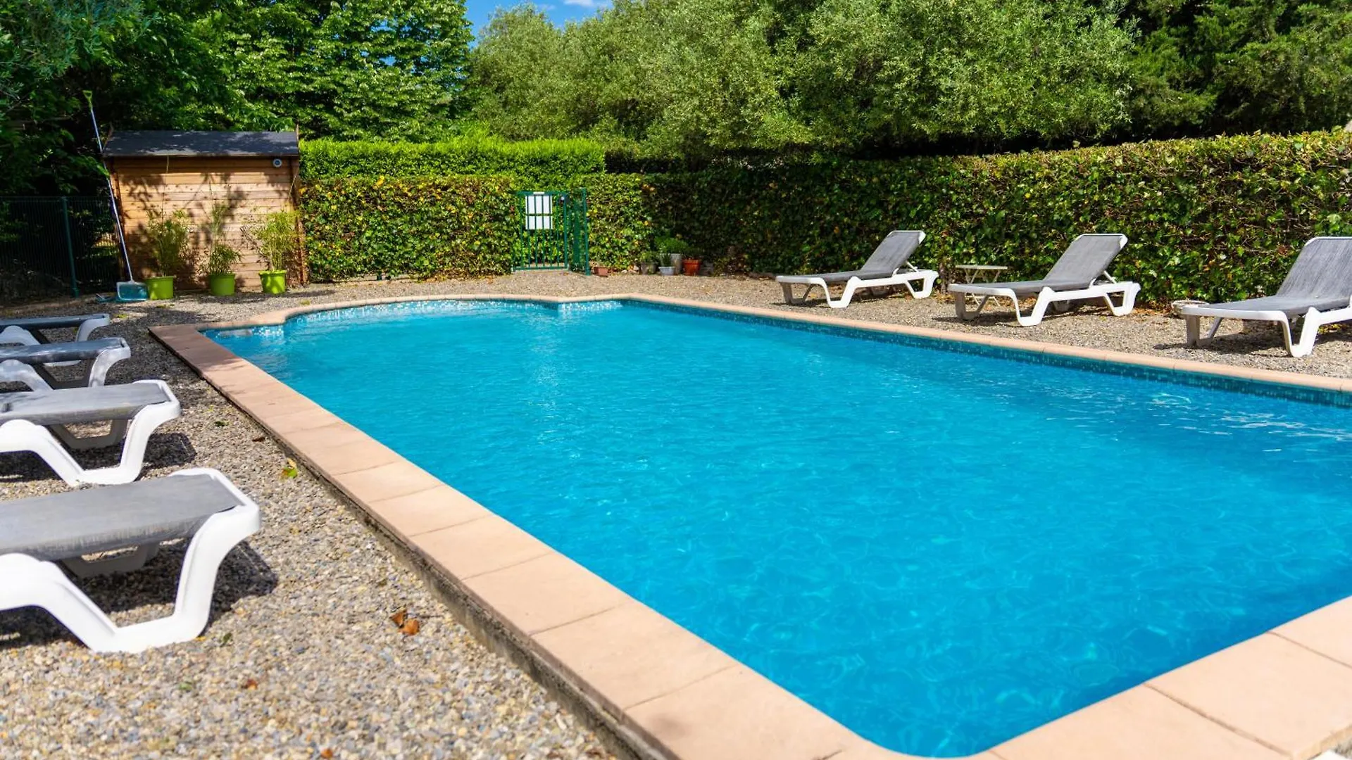 Hotel Les Oliviers Draguignan 2*,