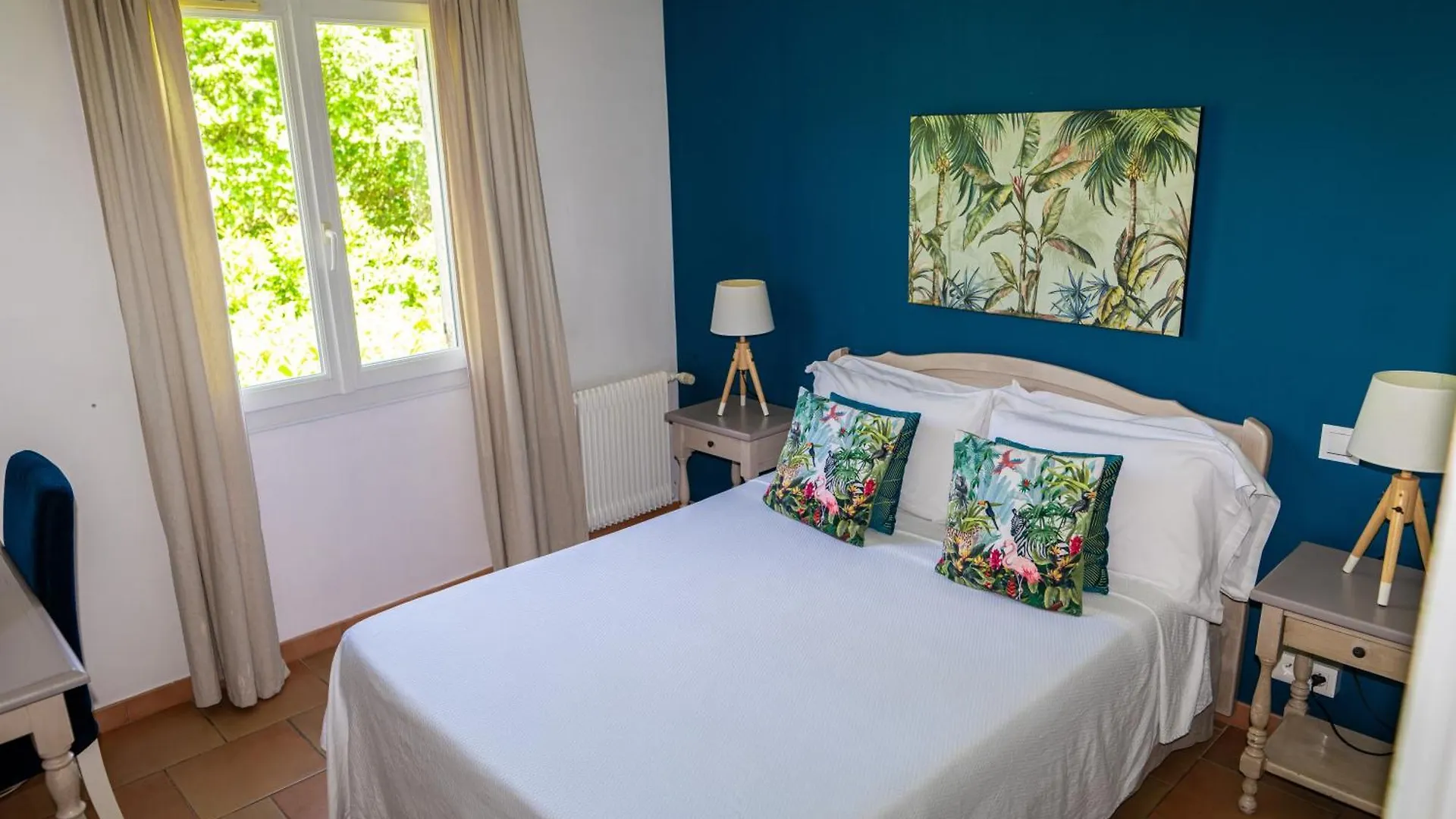 Hotel Les Oliviers Draguignan 2*,