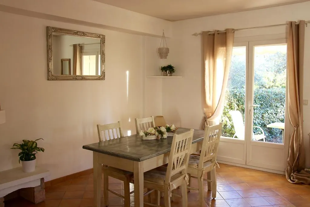 Hotel Les Oliviers Draguignan 2*,