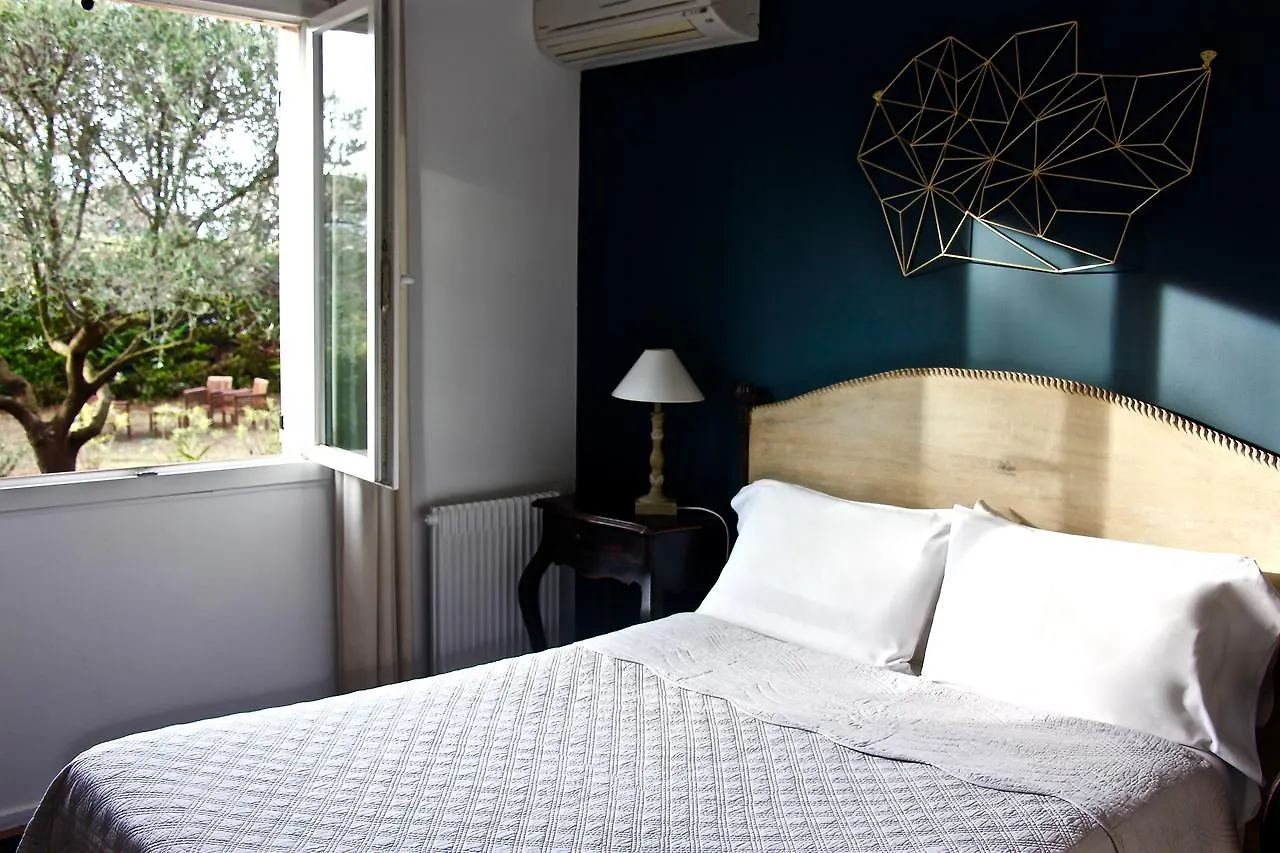 Hotel Les Oliviers Draguignan 2*,